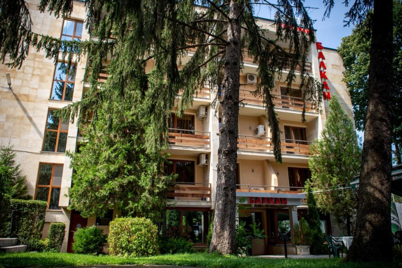 Отель Hotel Balkan Ботевград