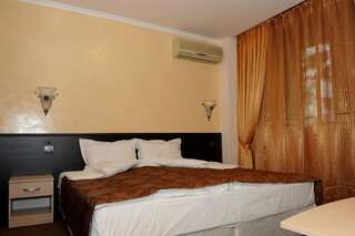 Отель Hotel Balkan Ботевград Апартаменты с 1 спальней и балконом-4